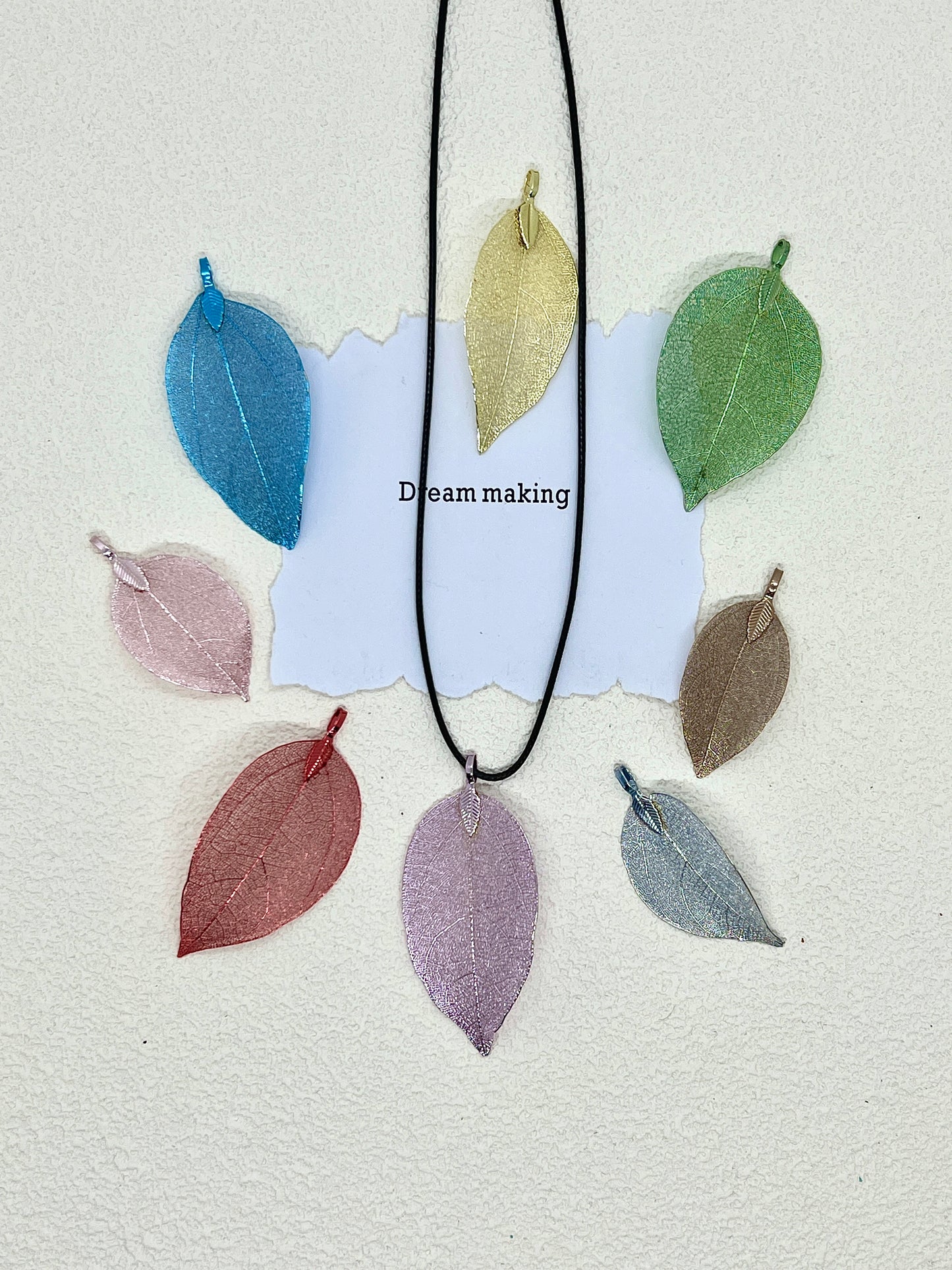 Solid Color Leaf Pendant【Red】